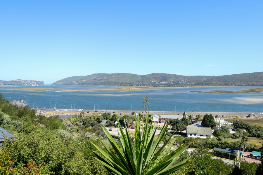 8 Bedroom Property for Sale in Knysna Heights Western Cape